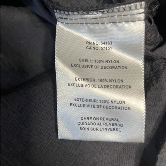 Levi’s Hooded Windbreaker XL NWOT | Lightweight Taslan Nylon - Picture 11 of 16